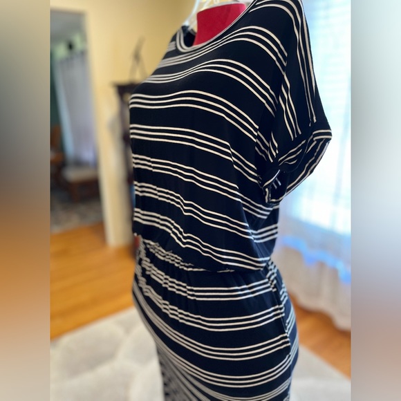 Banana Republic comfy, stretchy black & white casual midi dress - Picture 5 of 14